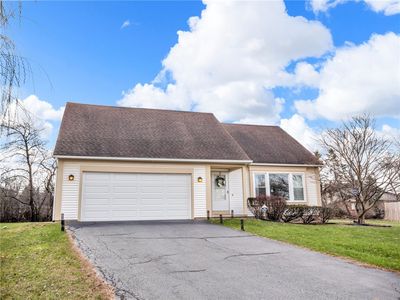 29 French Meadow Ln, Rochester, NY, 14618