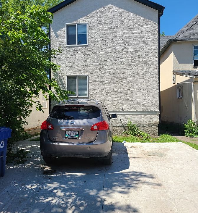 2nd image of 583 Langside St #1