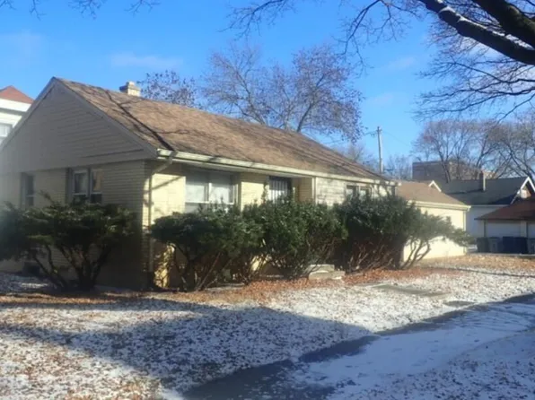 3720 West Keefe AVENUE, Milwaukee, WI 53216