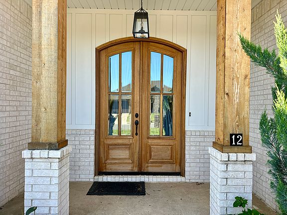 3rd image of 12 Aspen Creek Dr