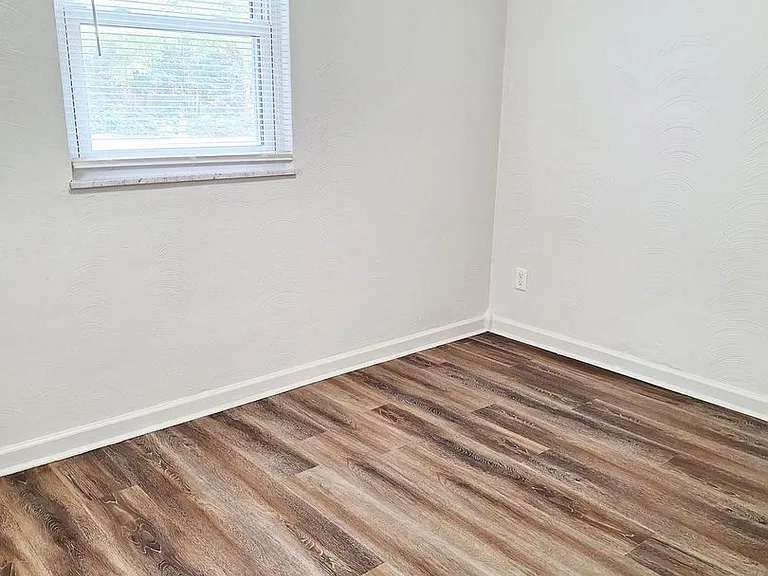 275 Medford St — Photo 5