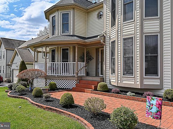 2nd image of 9326 Mainsail Dr