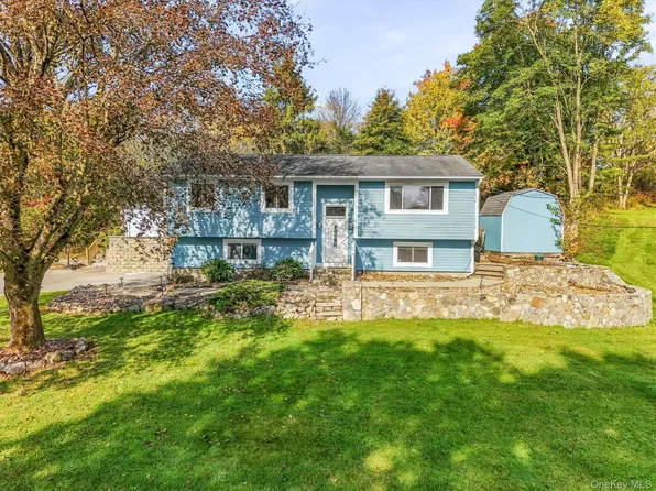 54 Daley Road, Poughkeepsie, NY 12603