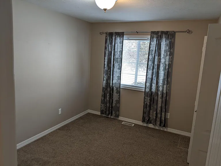 1491 Avon Ln — Photo 9
