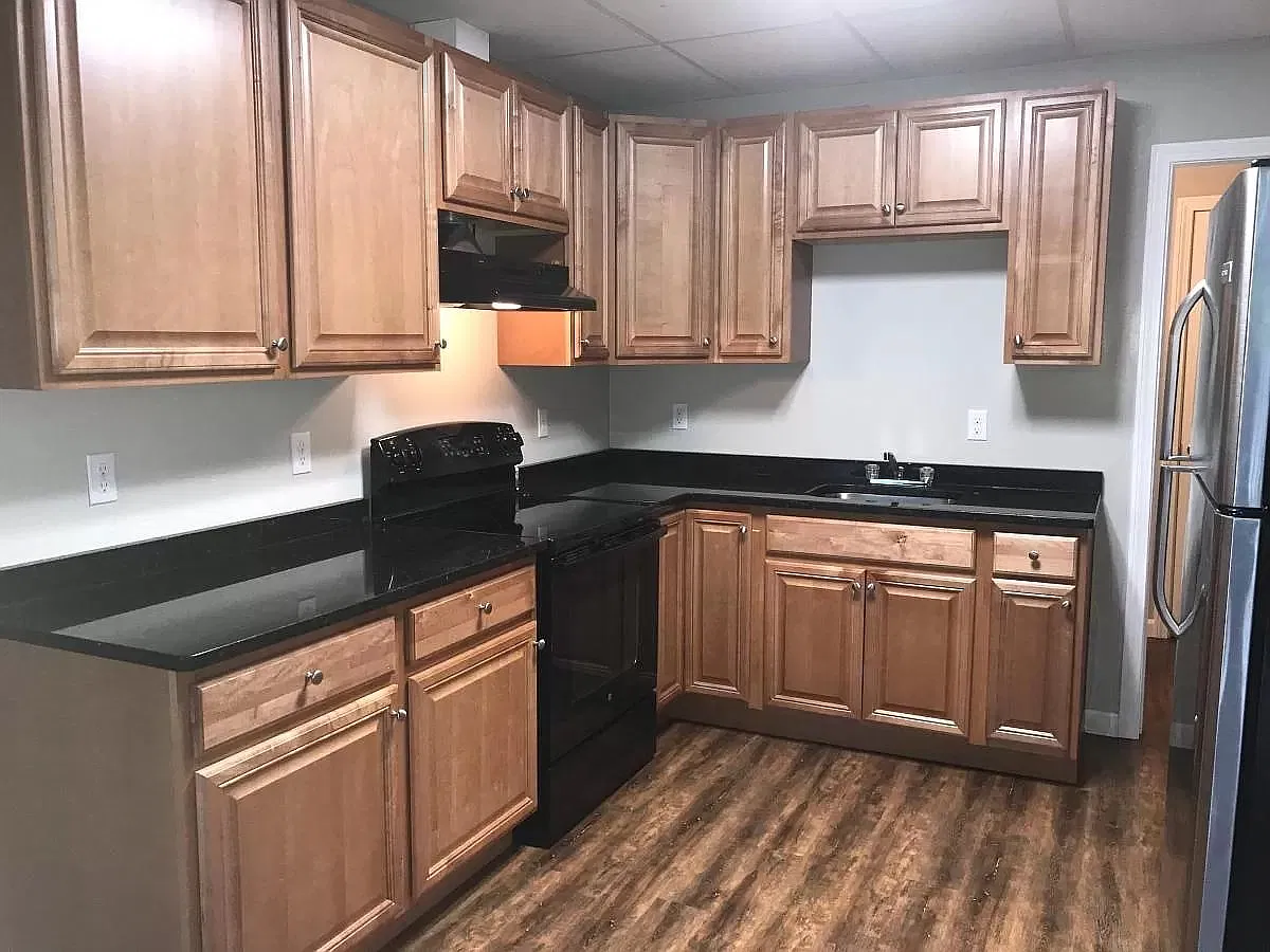 2 bed, 1.0 bath, 750 sqft, $1,750 — Photo 2