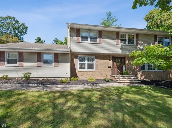 8 Rigby Ct, Wayne Twp., NJ 07470
