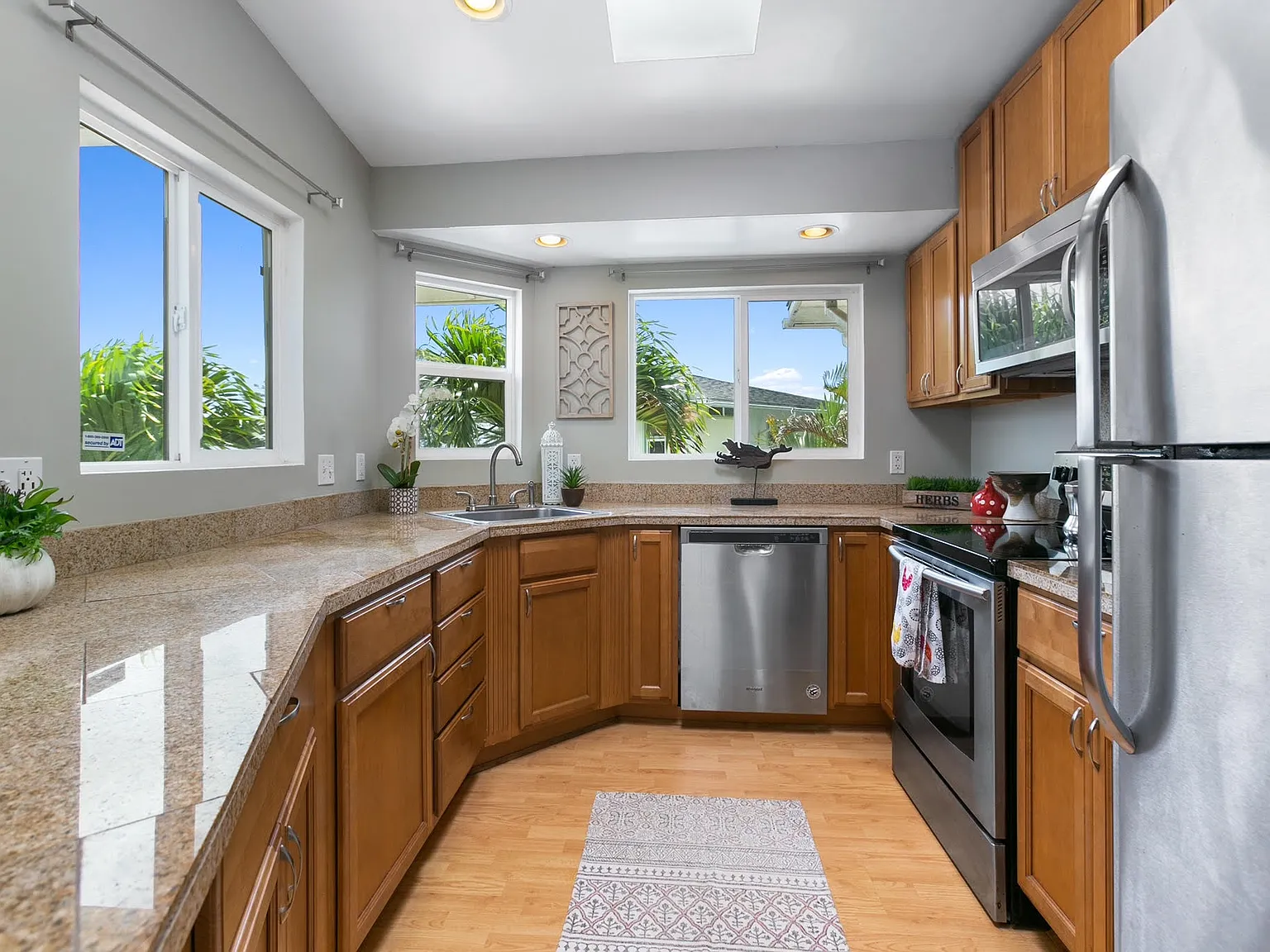 1 bed, 650 sqft, $1,900 — Photo 2