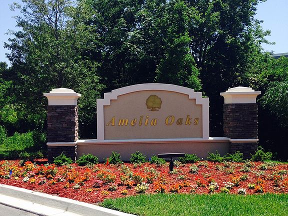 4th image of 1957 Amelia Oaks Drive