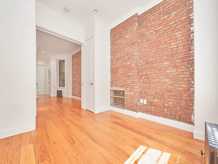 325 E 83rd St #1B — Photo 9