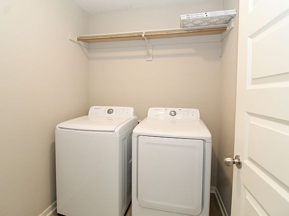 5th image of 609 W Christopher Driveapt #B