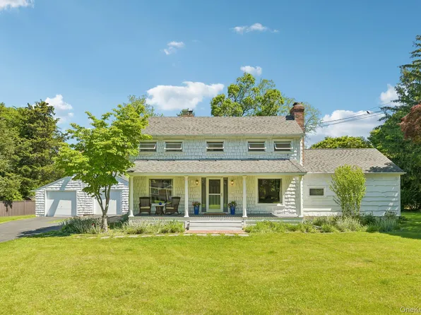 38 Conscience Circle, East Setauket, NY 11733