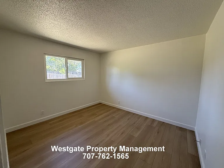 1340 Ramona Ln — Photo 14