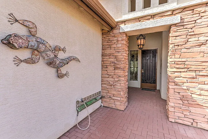 884 N Keyes Rd — Photo 4