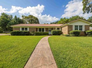 101 Melrose Dr, Texarkana, TX 75501