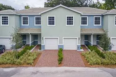 3 bed, 2.5 bath, 1590 sqft, $3,500 — Photo 2