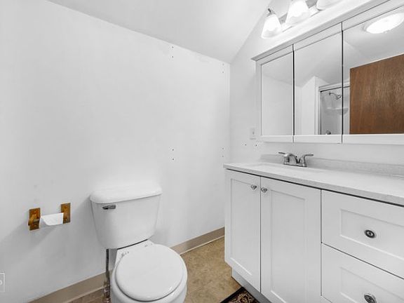 5th image of 4002 N Cass Ave