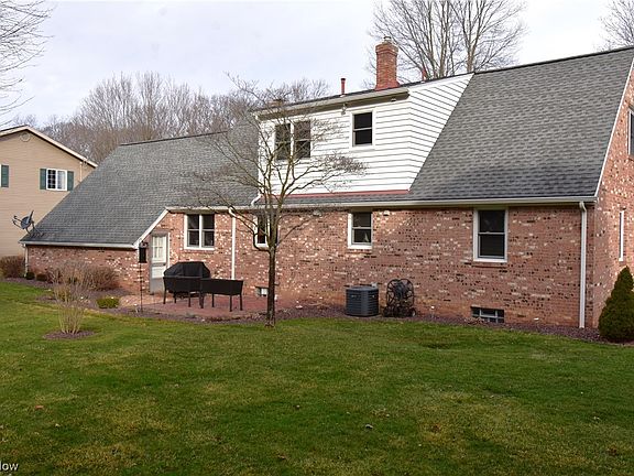 2nd image of 155 Tulip Dr