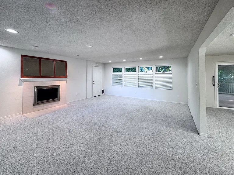 11427 SE 225th St — Photo 3