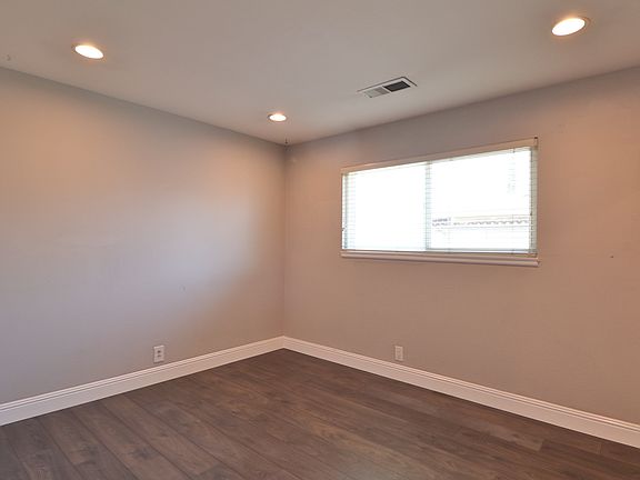 2nd image of 1581 Sabina Way