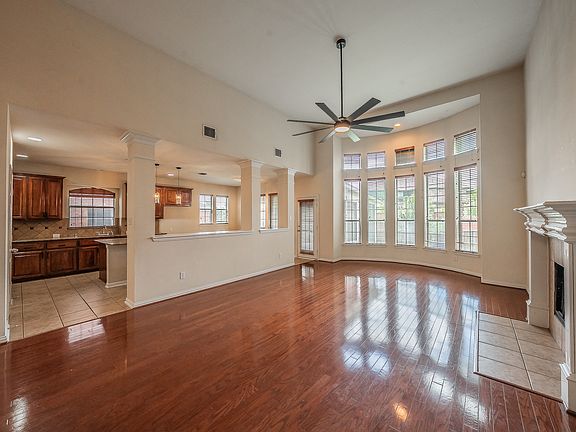 5th image of 2217 Stonehenge Ln
