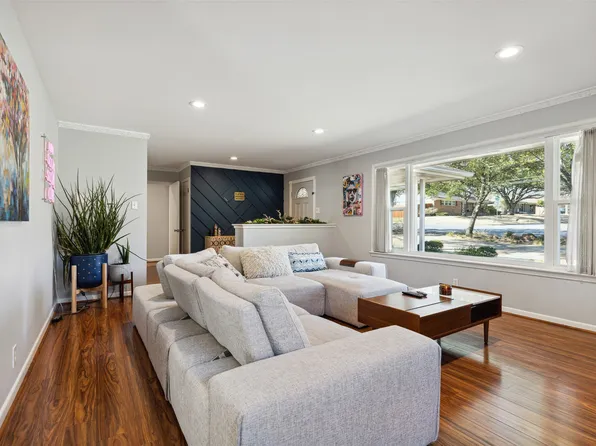 1522 Sylvan Ave, Dallas, TX 75208