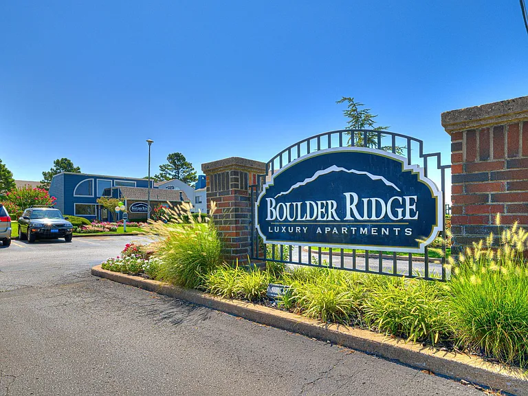 Boulder Ridge Apartments | Newly Remodeled East Tulsa | Broken Arrow Schools + W/D Hookups — Photo 20