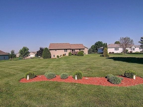 5th image of 6694 Parkway Dr