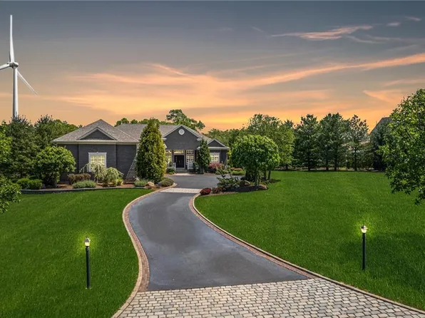 143 Rodman Ln, North Kingstown, RI 02852