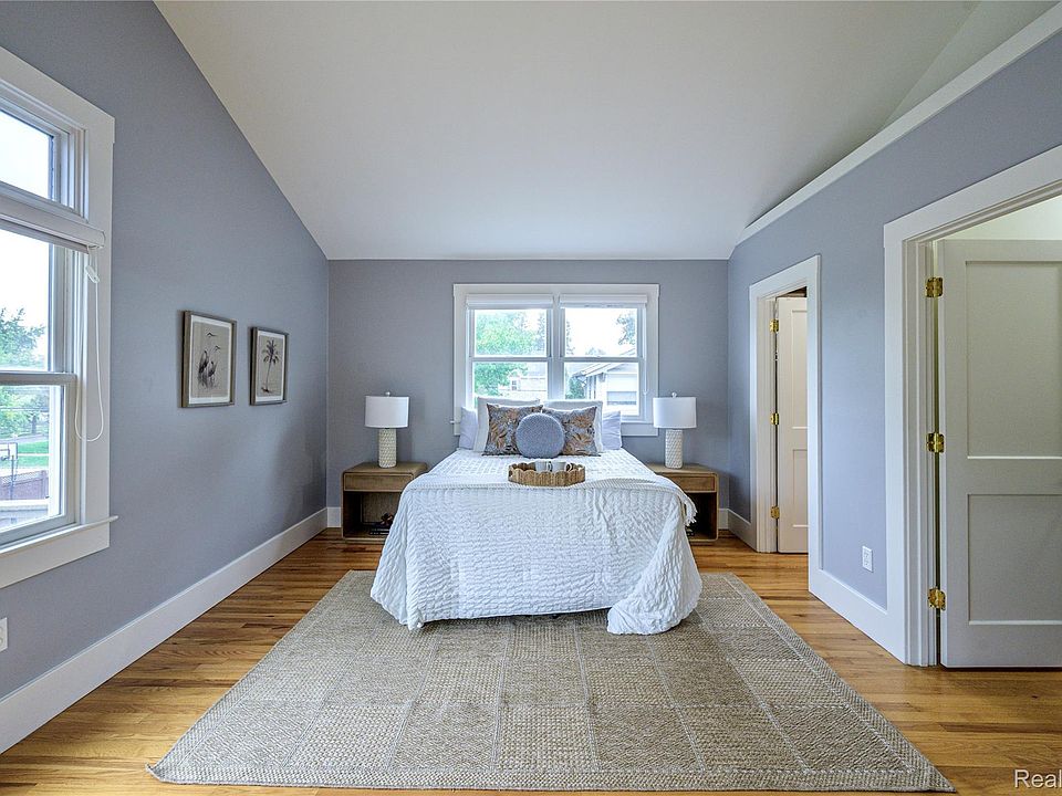 608 S West St, photo 23