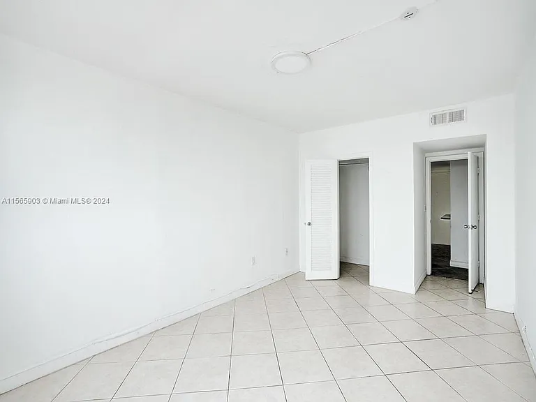 300 Bayview Dr #906 — Photo 33