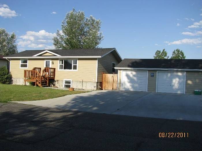 1st image of 3825 Kim Dr