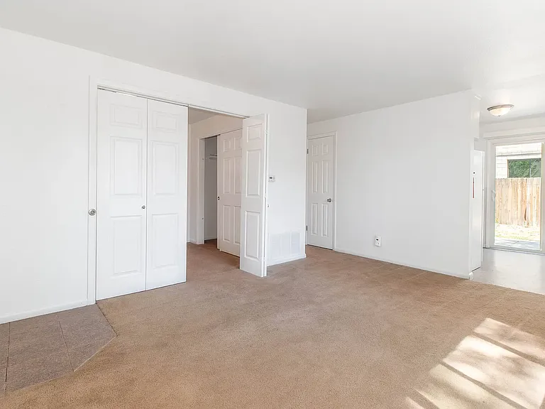 81 W Southern St — Photo 9