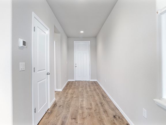 5th image of 240 De Bord Dr
