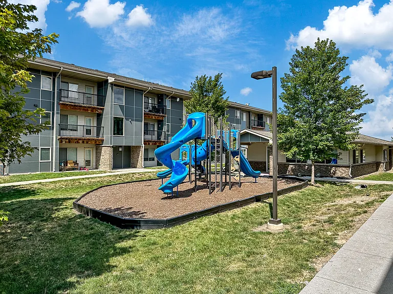 Capitol Grove Apartments — Photo 22