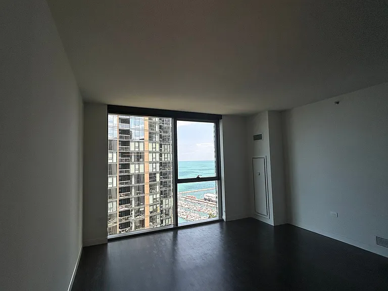 458 E Waterside Dr — Photo 1