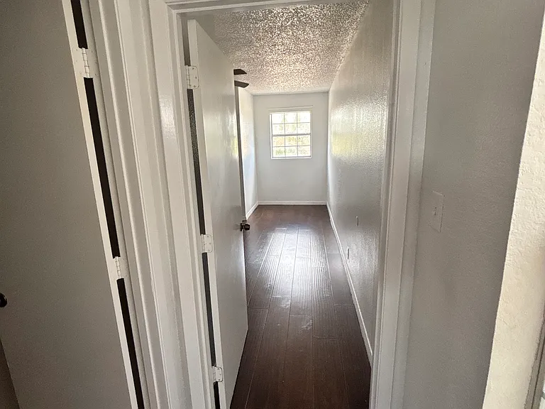 804 Saint Andrews Ct — Photo 14