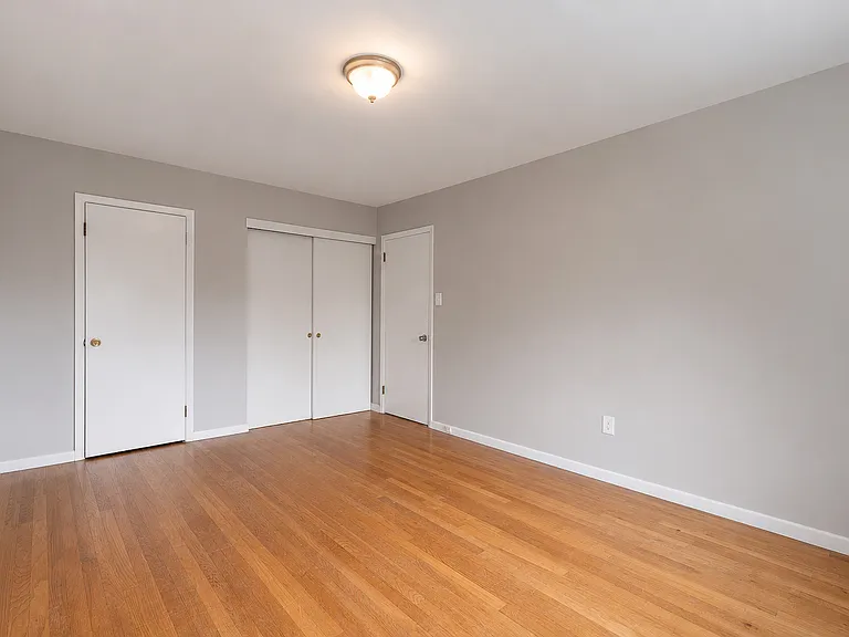 225 Claflin Ave — Photo 12