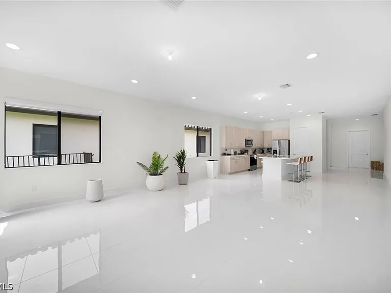 5043 Ofanto Ln — Photo 11