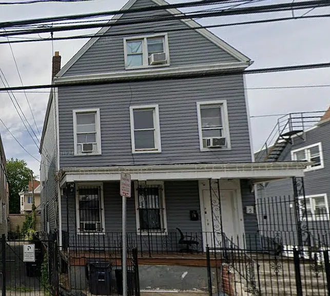 340 N 6th St #1 — Photo 1