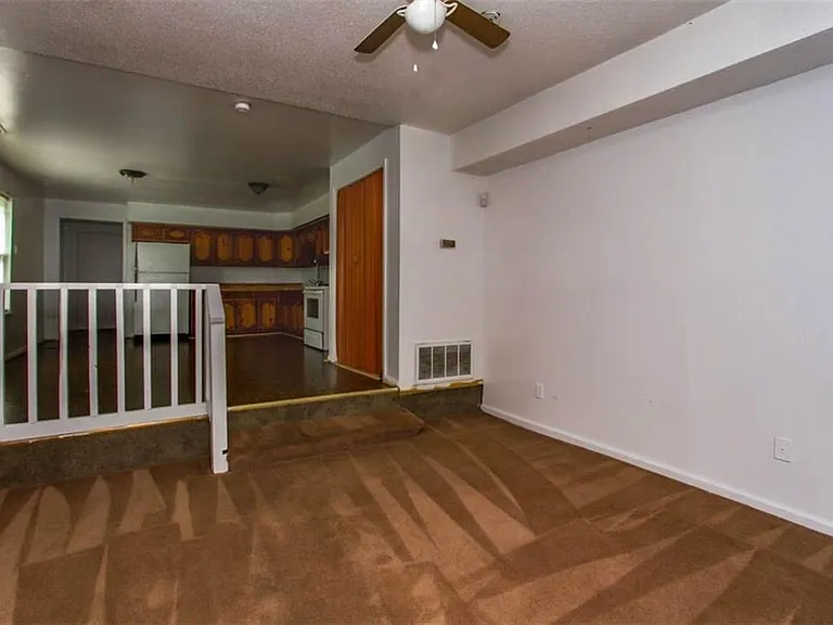 1512 Selden Ave #1512 — Photo 8