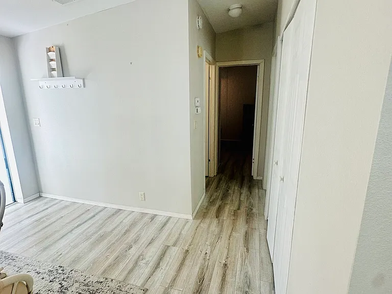 2305 Bay Dr — Photo 12