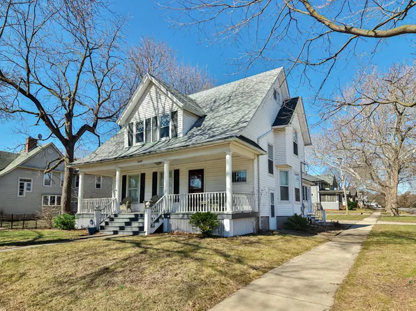 1634 Camp Ave, Rockford, IL 61103