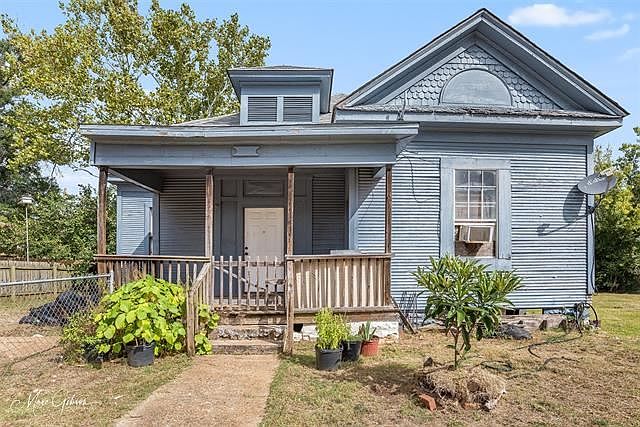 1st image of 412 Stoner Ave