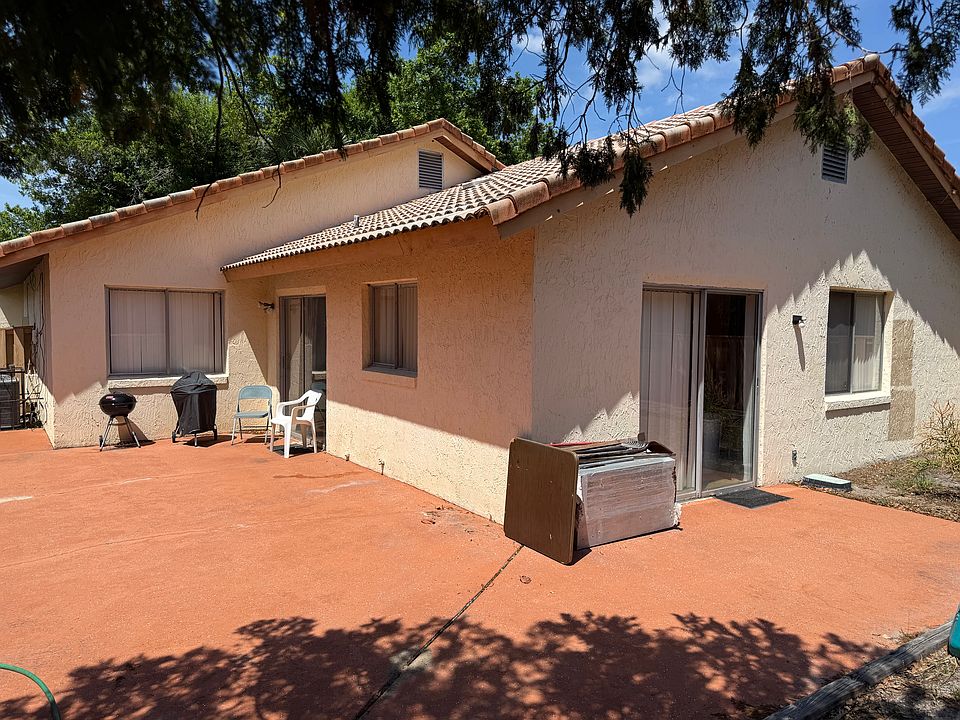 1st image of 2223 Greenview Cir