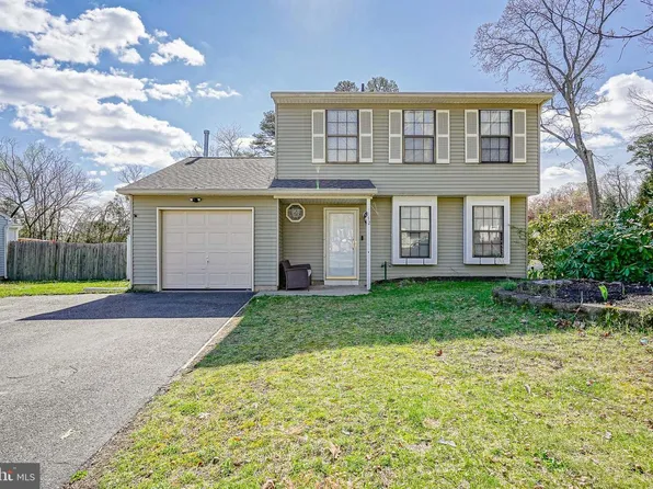 142 Saint Moritz Dr, Sicklerville, NJ 08081