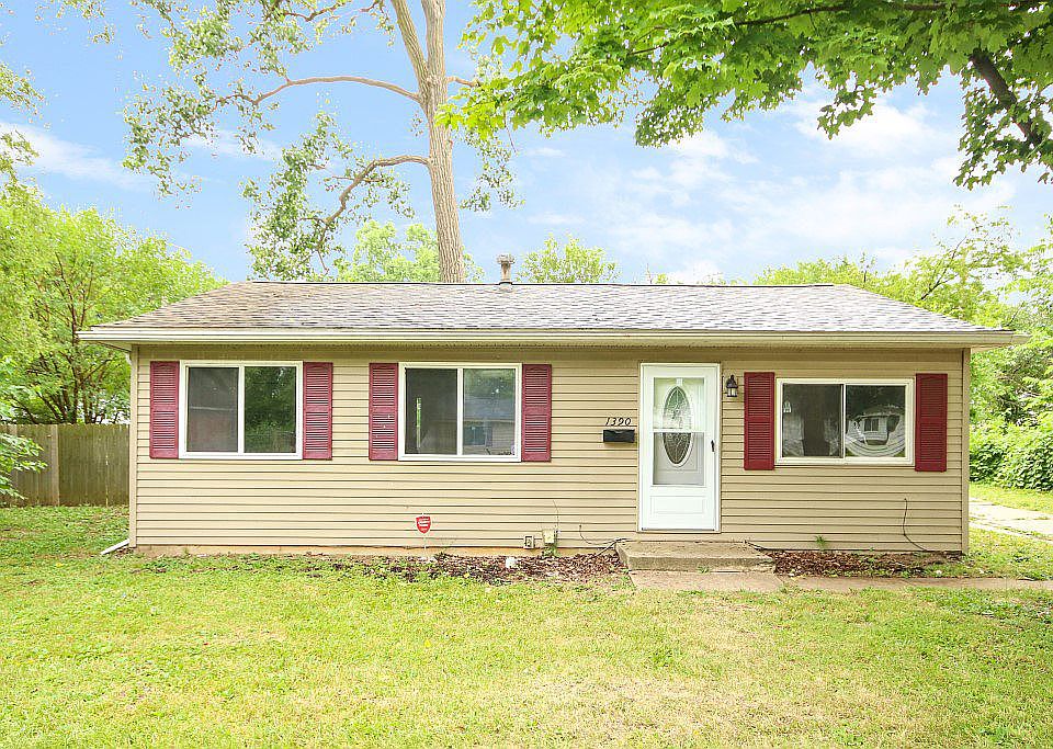 1st image of 1390 Harry St