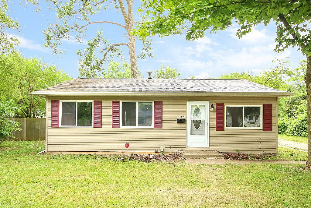 1390 Harry St photo 1
