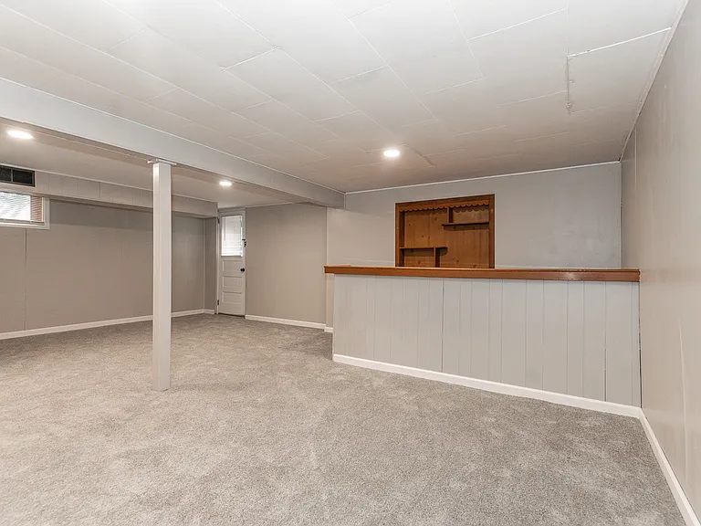 437 Elizabeth St — Photo 9