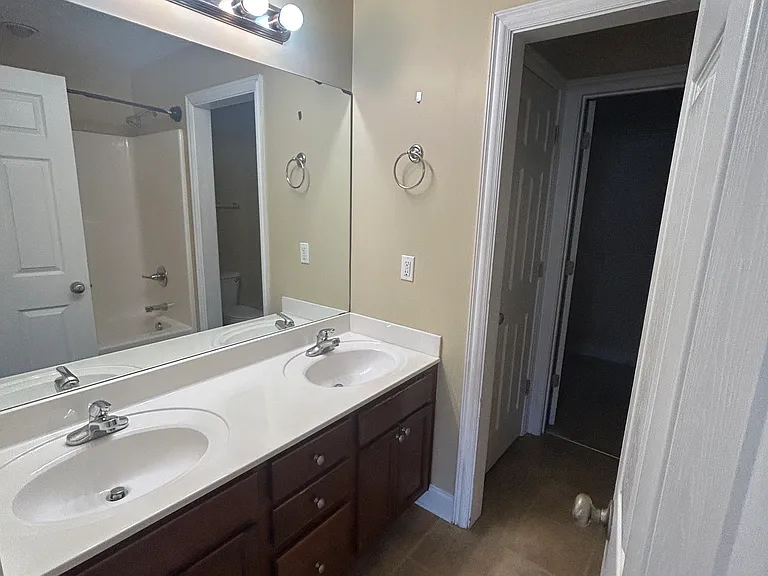 182 Pavilion Dr — Photo 15