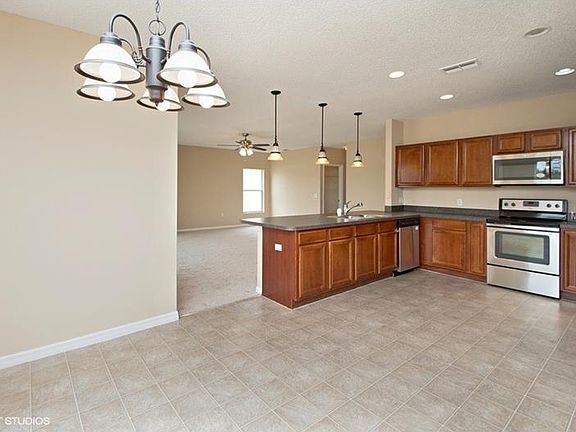 5th image of 228 Abbotsbury Dr
